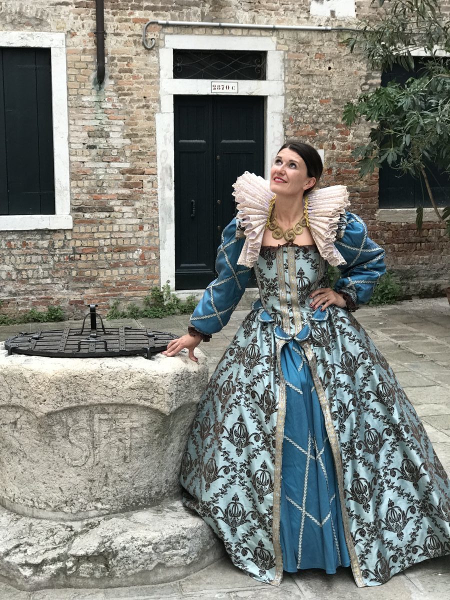 RENAISSANCE DRESS ALISA La Bauta